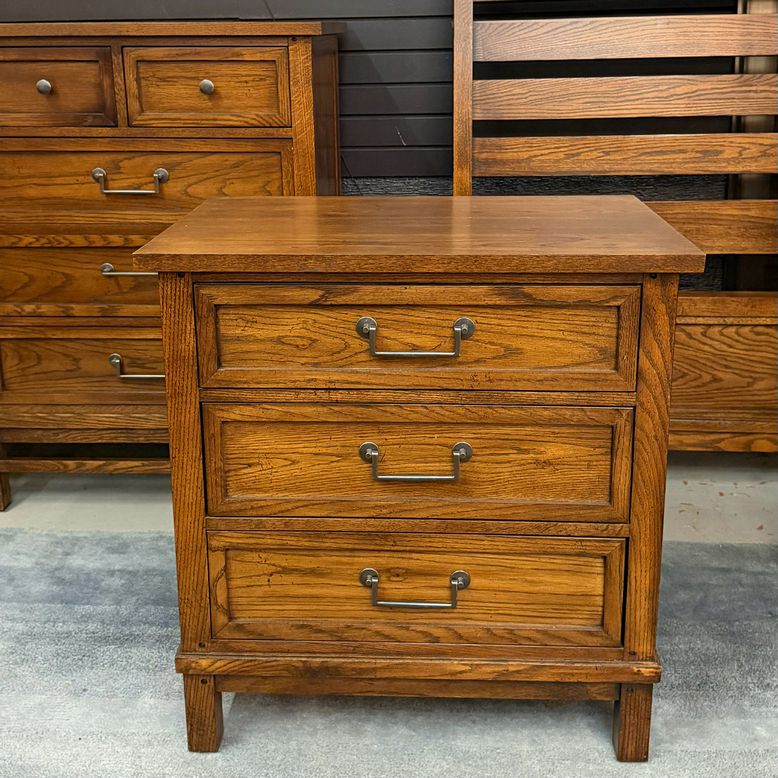Thomasville Oak Nightstand 28x18x30