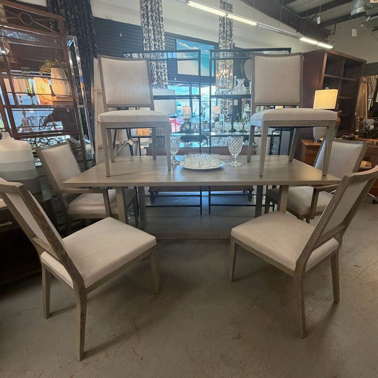 Bassett Liam Storm Grey Oak Table + 2 Arm/4 Side Chairs ALMOST NEW