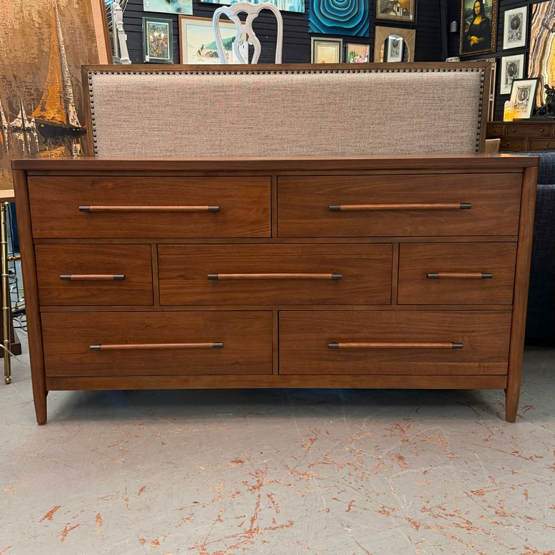Riverside Ashford Park 7-Drawer Dresser 67x20x36 NEW