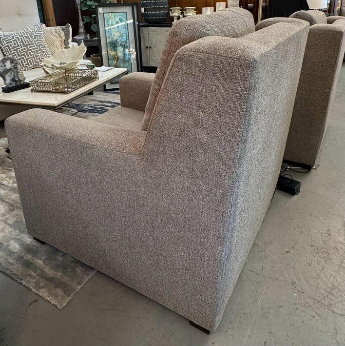 Bassett Somers Upholstered Track Arm Motion Wall Hugger Recliner 39x41x41