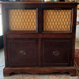 Vintage 1930's Record Player & Radio 35.5x17x36.5