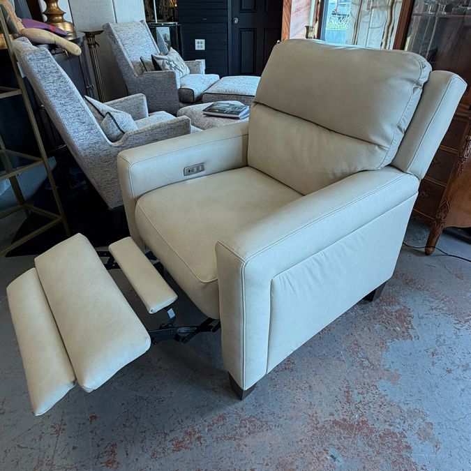 Havertys Ivory Leather Ava Motion Recliner 33x37x39