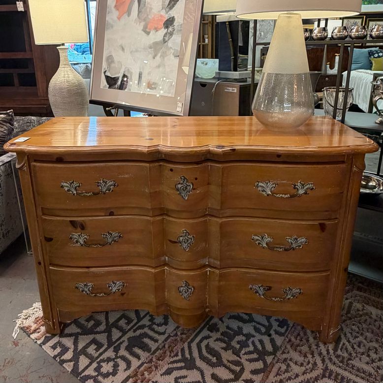 Ethan Allen French Provincial Ethan Allen Pine Dresser 52x20x34.5