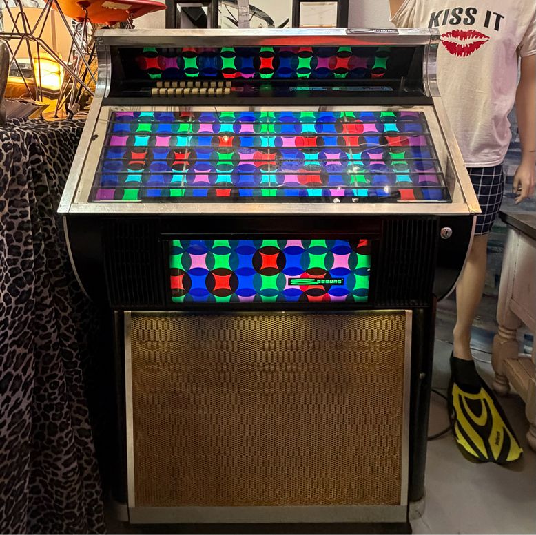 1960s Seeburg Model 100 Juke Box w/50 45's 32x23x52