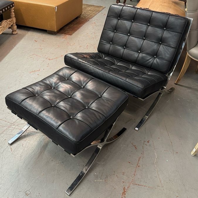 Vintage Black Leather & Chrome Barcelona Chair 29.5x29x31 AS IS