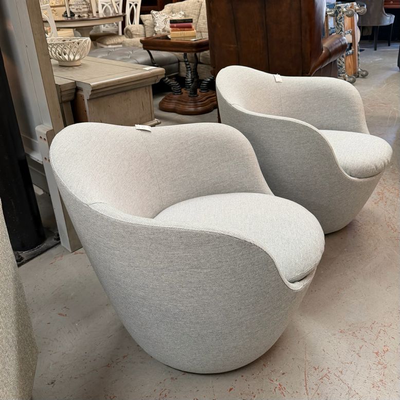 NEW Design Within Reach Lina Chair In Italglio By Hylnur Atlason 30X31X29