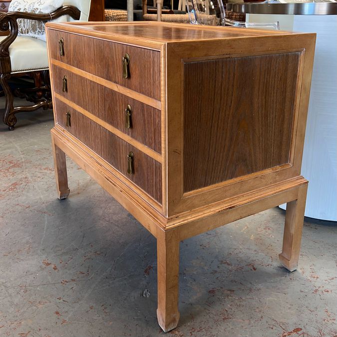 Vintage Hekman 3-Drw Chest/Nightstand 32x17x37