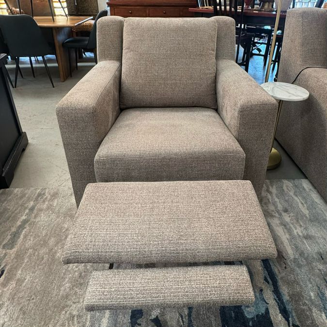 Bassett Somers Upholstered Track Arm Motion Wall Hugger Recliner 39x41x41