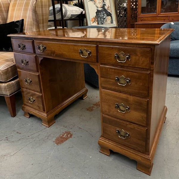 Ethan Allen Heirloom Maple Double Pedestal Desk 45x23x30