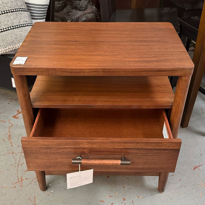 Riverside Furniture 1- Drw Nightstand 26x18x28.5