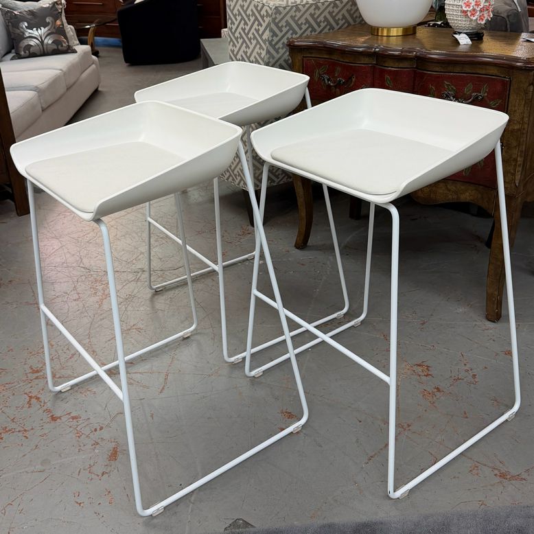 SET/3 Steelcase Turnstone Scoop Stools 23x22x33 (29.5 seat)