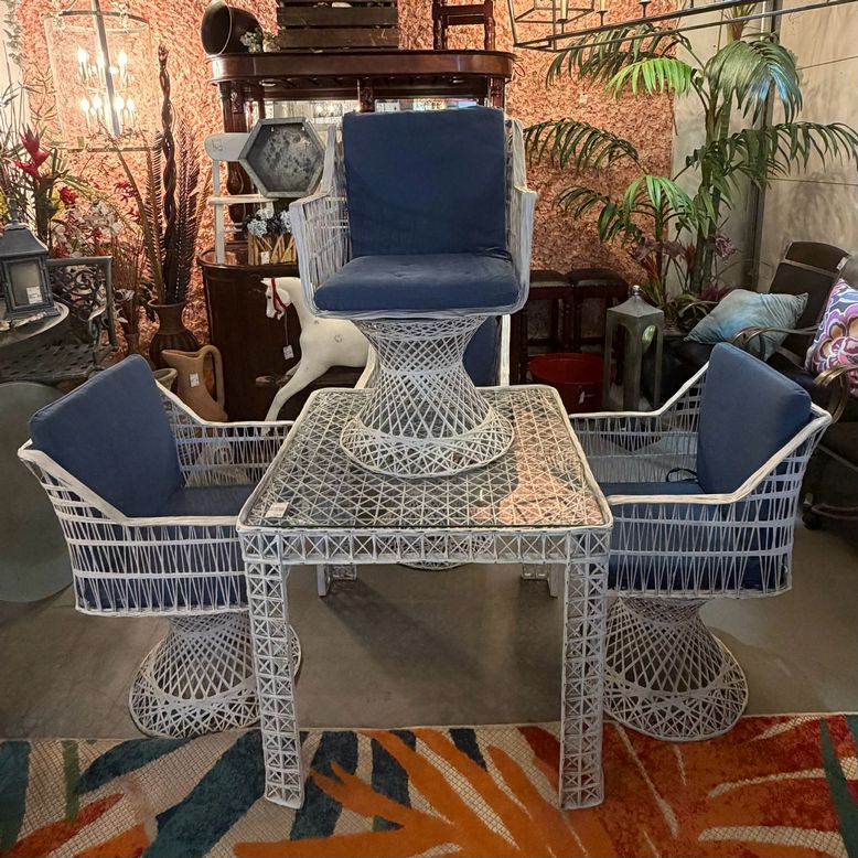 Russell Woodward 70's 5pc Spun Fiberglass Dining Set 32x32