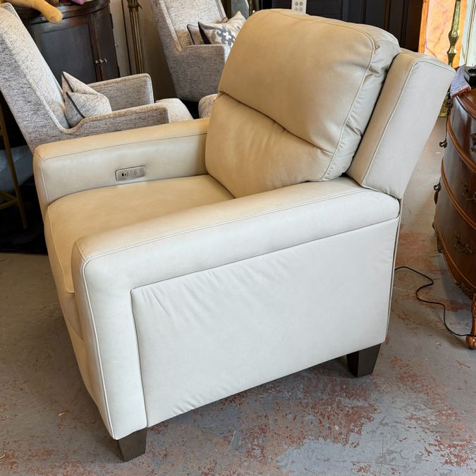 Havertys Ivory Leather Ava Motion Recliner 33x37x39