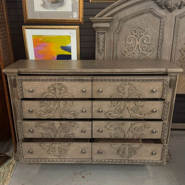 Avalon Sanctuary 8-Dwr Dresser 68x19x42.5