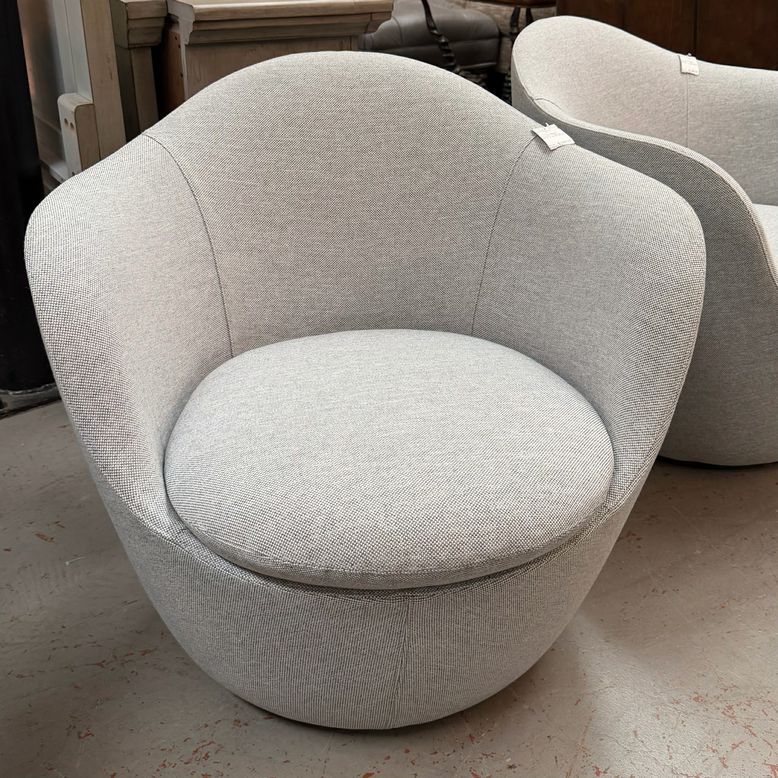 NEW Design Within Reach Lina Chair In Italglio By Hylnur Atlason 30X31X29