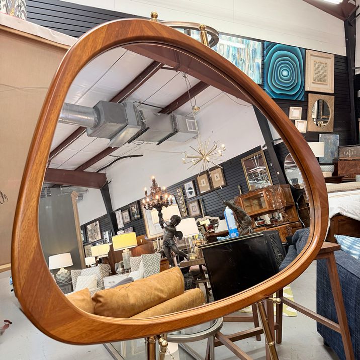 Oval Wood Mirror W/Gold Easel 35x3x47