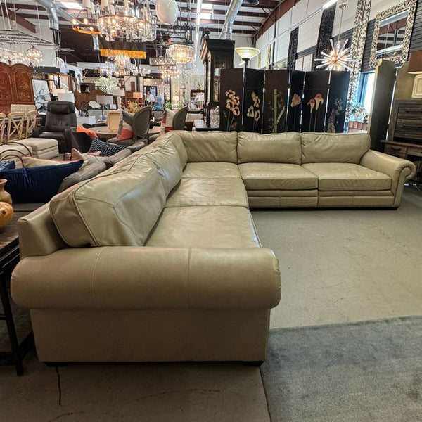 Bernhardt Grandview Leather Sectional 130.5"Lx130.5"Lx36.5"H