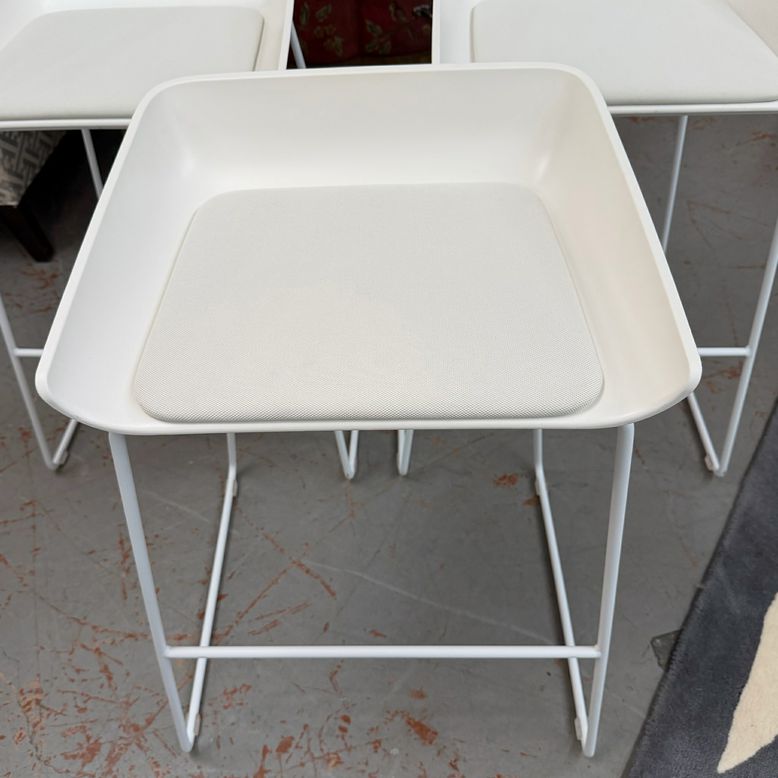 SET/3 Steelcase Turnstone Scoop Stools 23x22x33 (29.5 seat)