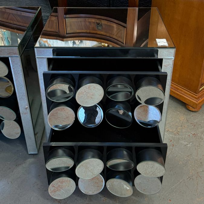 Zuri Onxy 2-Drw Mirrored Side Table 22x18x24