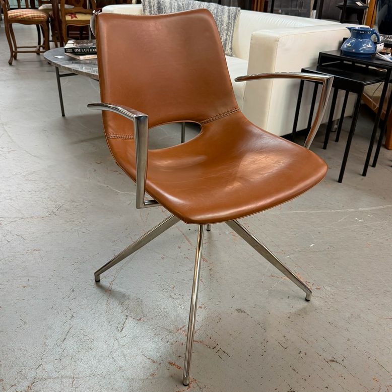 Safavieh Dawn MCM Style Swivel Arm Chair 22x21x31
